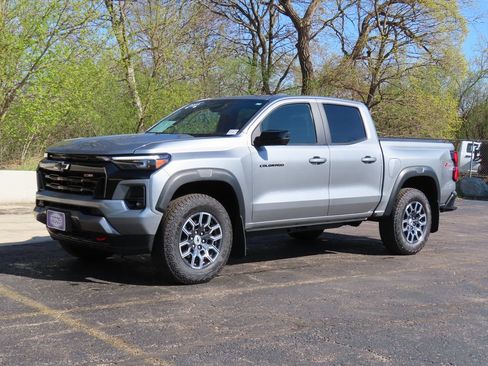 Used 2023 Chevrolet Colorado Z71 w/ Z71 Convenience Package 2 AWD/4WD image 24