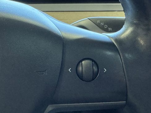 Used 2017 Tesla Model 3 Long Range image 17