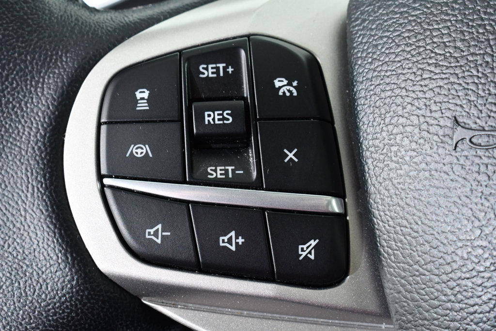 Used 2023 Ford Explorer XLT w/ Equipment Group 202A AWD/4WD image 33