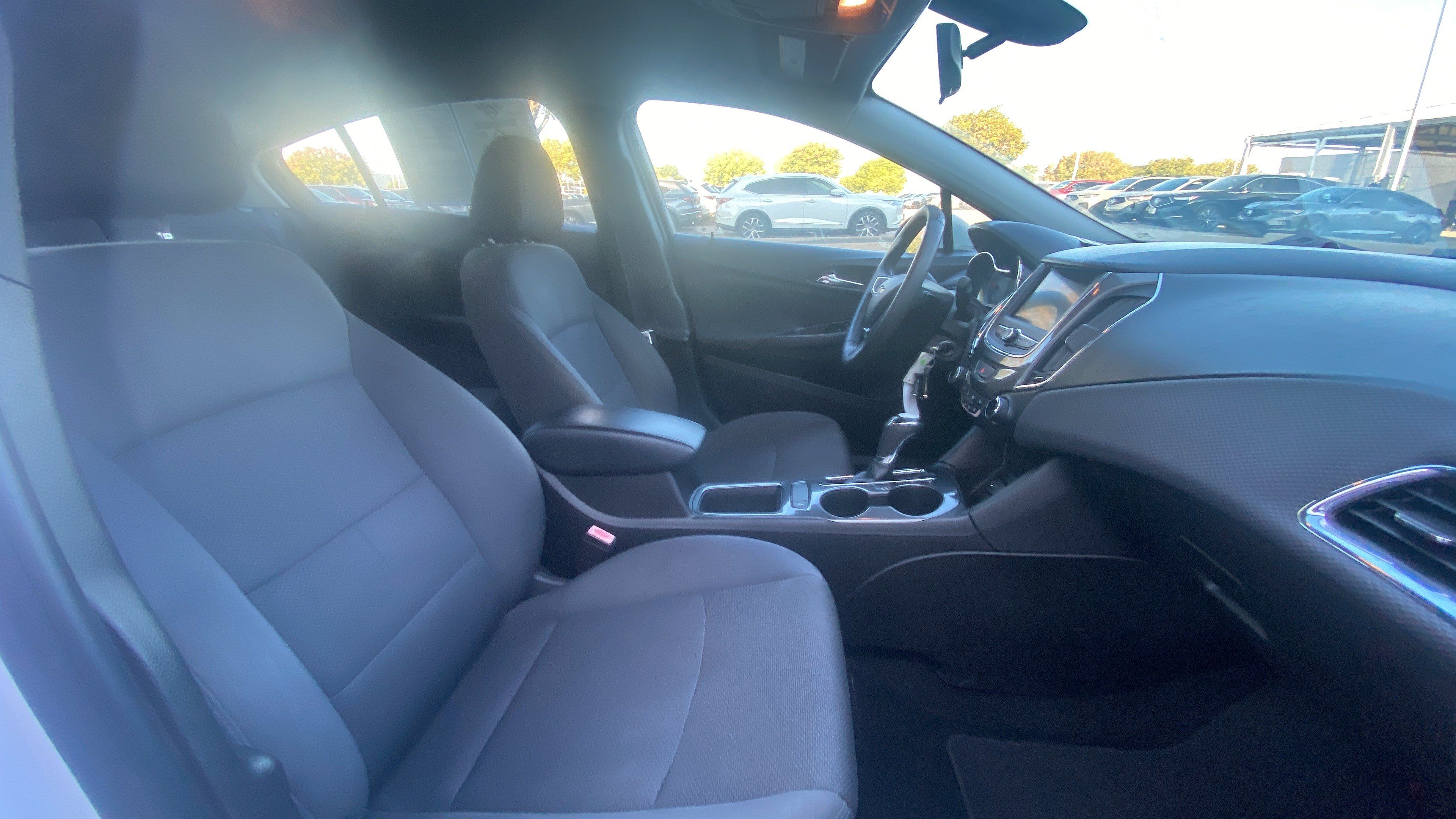 Used 2019 Chevrolet Cruze LT FWD image 21