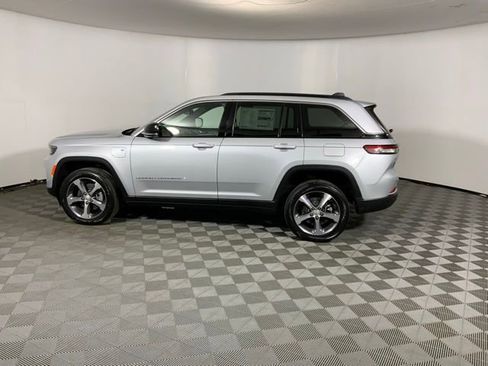 Used 2024 Jeep Grand Cherokee Limited 4xe w/ Luxury Tech Group II image 4