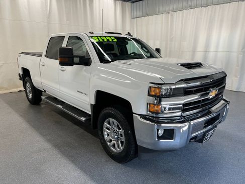 Used 2018 Chevrolet Silverado 3500 LT w/ LT Convenience Package AWD/4WD image 3