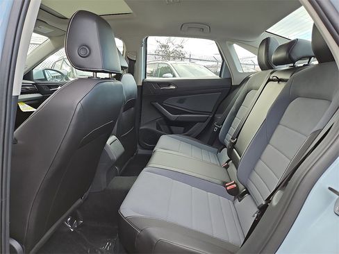 New 2025 Volkswagen Jetta SE image 5