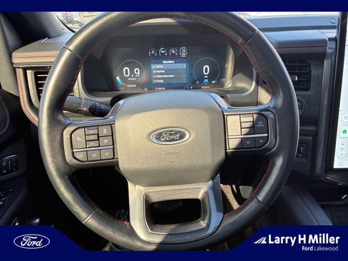 Used 2022 Ford Expedition Max Limited image 9