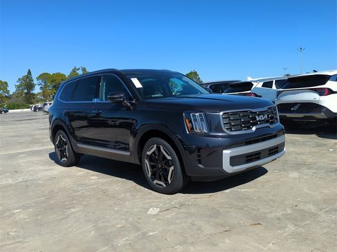 New 2025 Kia Telluride S image 2