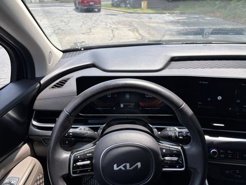 Used 2026 Kia Carnival FWD image 31