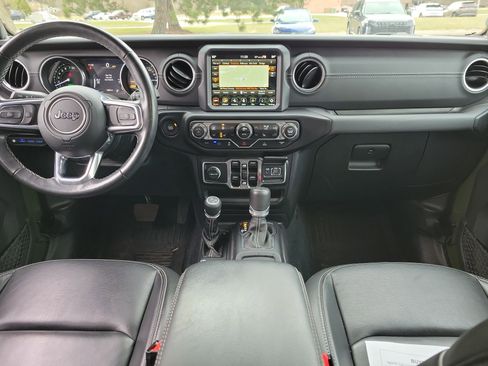 Used 2022 Jeep Wrangler Unlimited Sahara w/ Cold Weather Group image 9