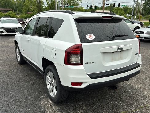 Used 2017 Jeep Compass Latitude AWD/4WD image 3