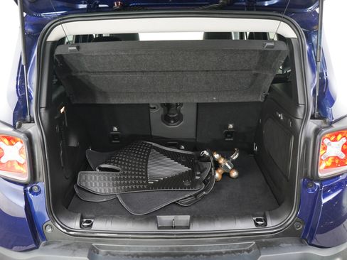 Used 2021 Jeep Renegade Limited w/ Sun & Sound Group AWD/4WD image 9
