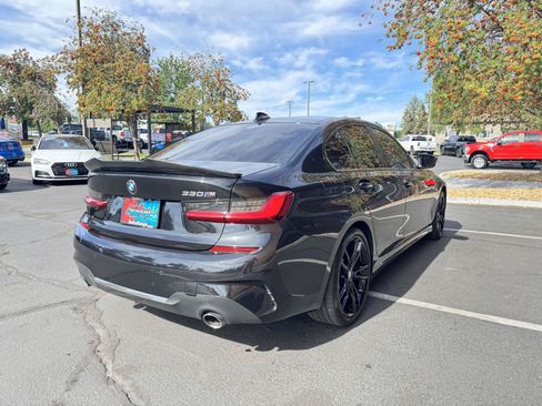 Used 2021 BMW 330i Sedan w/ M Sport Package RWD image 5