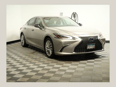 Used 2020 Lexus ES 300h w/ Luxury Package