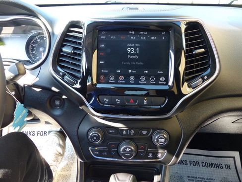 Used 2021 Jeep Cherokee Limited AWD/4WD image 32