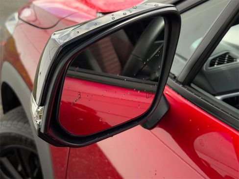 Certified 2025 Toyota Corolla Cross AWD Hybrid w/ Moonroof Package image 33