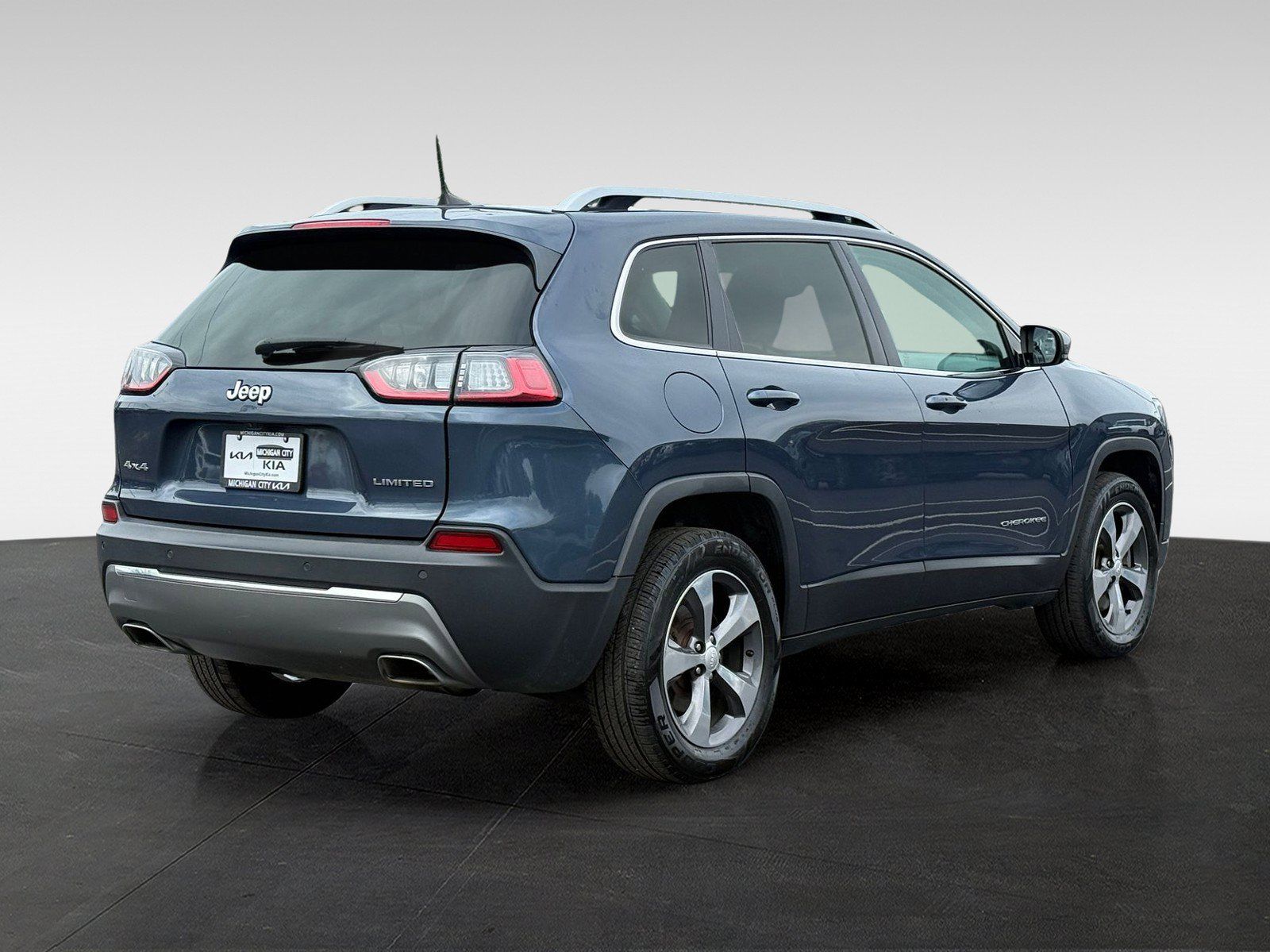 Used 2019 Jeep Cherokee Limited AWD/4WD image 5
