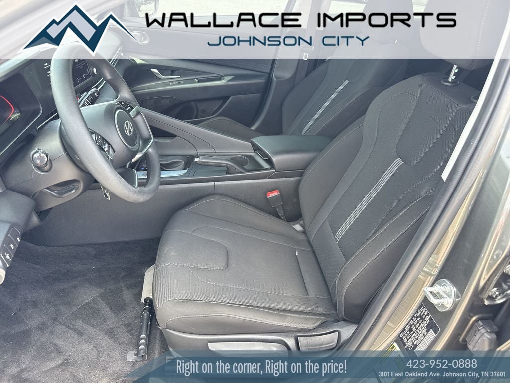 Used 2024 Hyundai Elantra SE FWD image 12