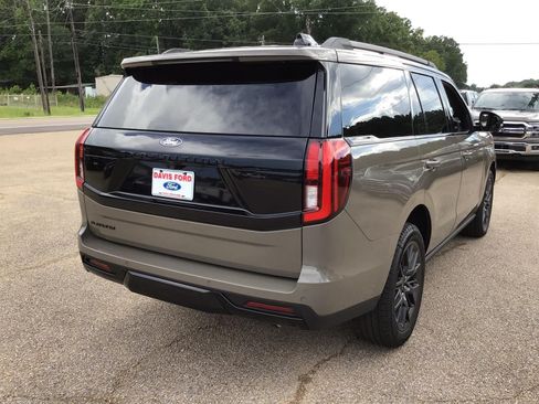 New 2027 Ford Expedition Platinum w/ Stealth Appearance Package AWD/4WD image 10
