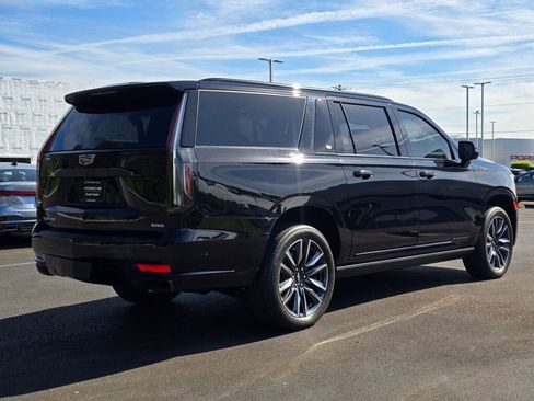 Used 2021 Cadillac Escalade ESV Sport Platinum AWD/4WD image 5