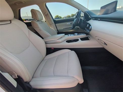 Used 2022 Genesis GV70 2.5T w/ Select Package image 29