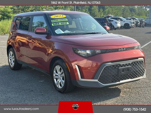 Used 2023 Kia Soul LX FWD image 5