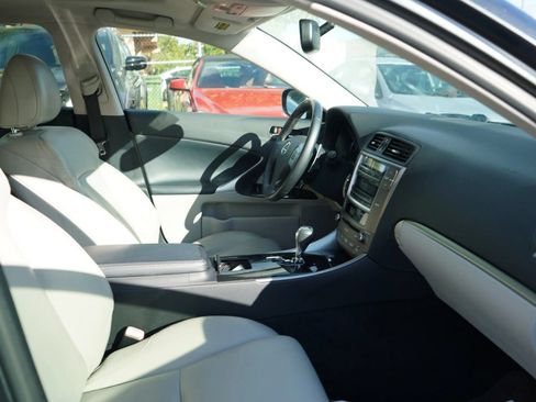 Used 2011 Lexus IS 250 RWD image 19