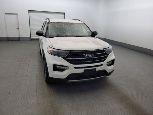 Used 2021 Ford Explorer XLT w/ Equipment Group 202A AWD/4WD image 14