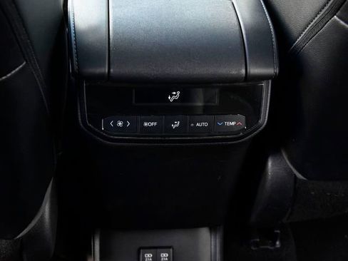 Certified 2021 Toyota Highlander XLE image 17