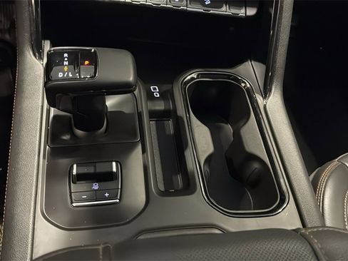 Used 2024 GMC Sierra 1500 AT4 w/ Technology Package image 28