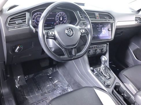 Used 2019 Volkswagen Tiguan SEL w/ 3rd Row Seat Package AWD/4WD image 9