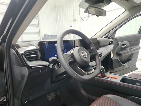 New 2025 Nissan Kicks SR image 18