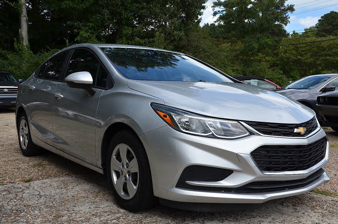 Used 2018 Chevrolet Cruze LS FWD image 4