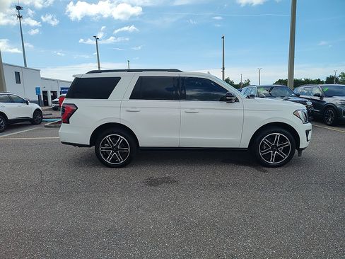 Certified 2021 Ford Expedition Limited RWD image 5