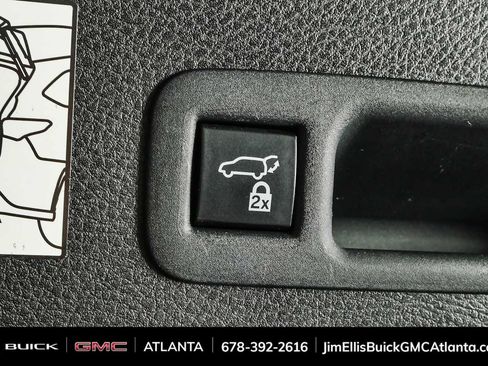 Used 2024 Toyota Sienna XLE FWD image 34