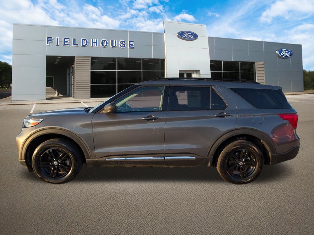 Used 2024 Ford Explorer XLT w/ Equipment Group 202A AWD/4WD image 12