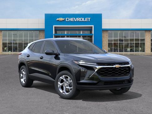 New 2026 Chevrolet Trax LS w/ LS Convenience Package FWD image 7
