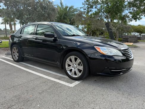 Used 2013 Chrysler 200 Touring FWD image 11