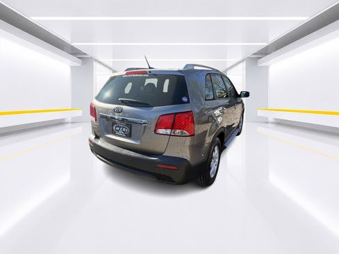 Used 2012 Kia Sorento LX w/ Convenience Pkg FWD image 4