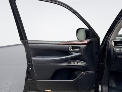 Used 2013 Lexus LX 570 4WD image 9