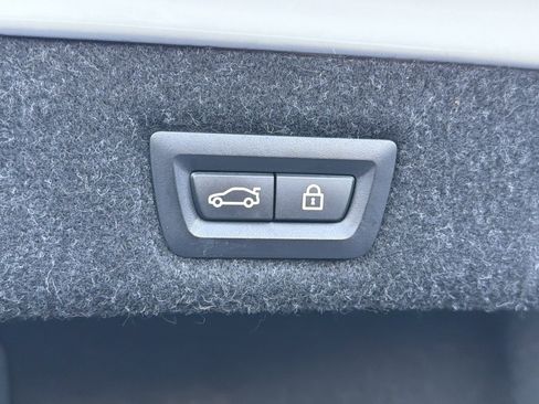 Used 2020 BMW 530i w/ Convenience Package image 19