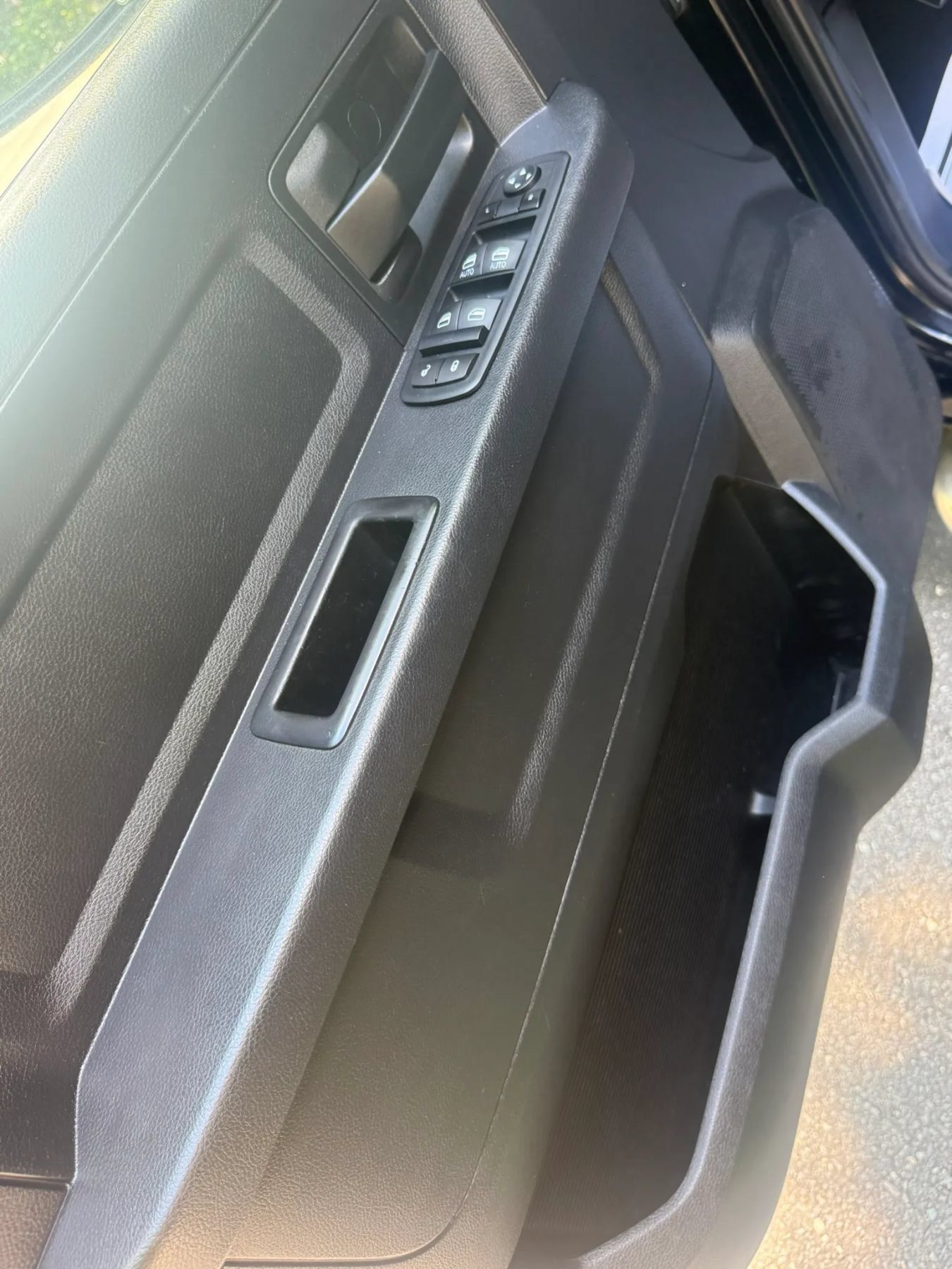 Used 2015 RAM 1500 Express RWD image 22
