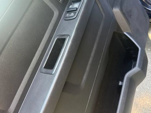 Used 2015 RAM 1500 Express RWD image 22