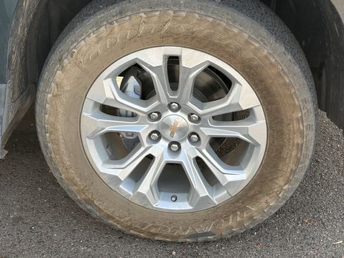 Used 2025 Chevrolet Silverado 1500 LTZ w/ LTZ Premium Package AWD/4WD image 7