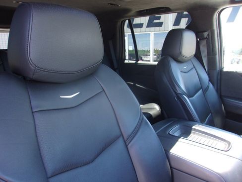Used 2020 Cadillac Escalade Platinum AWD/4WD image 14