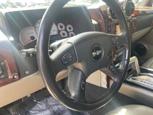 Used 2004 HUMMER H2 w/ Preferred Equipment Group image 17