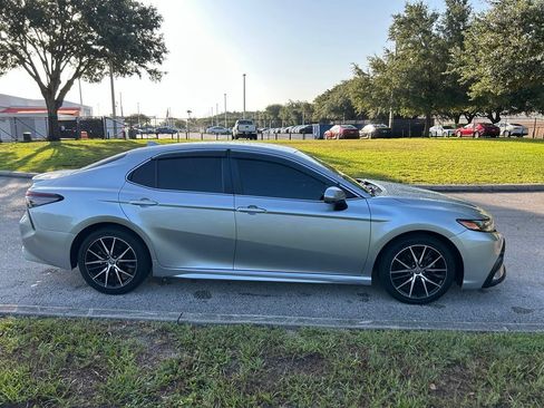 Used 2021 Toyota Camry SE FWD image 7