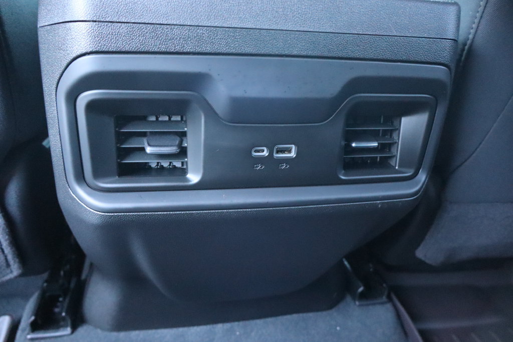 Used 2026 Chevrolet Silverado 3500 LT AWD/4WD image 17