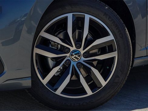 New 2026 Volkswagen Jetta SE image 2