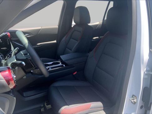 Used 2026 Chevrolet Equinox RS w/ Safety and Technology Package FWD image 8