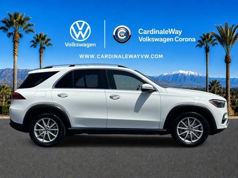 Used 2024 Mercedes-Benz GLE 450e 4MATIC image 2