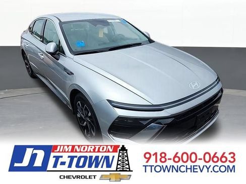 Used 2025 Hyundai Sonata SEL FWD image 1