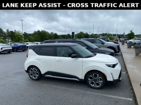 Used 2025 Kia Soul EX FWD image 2